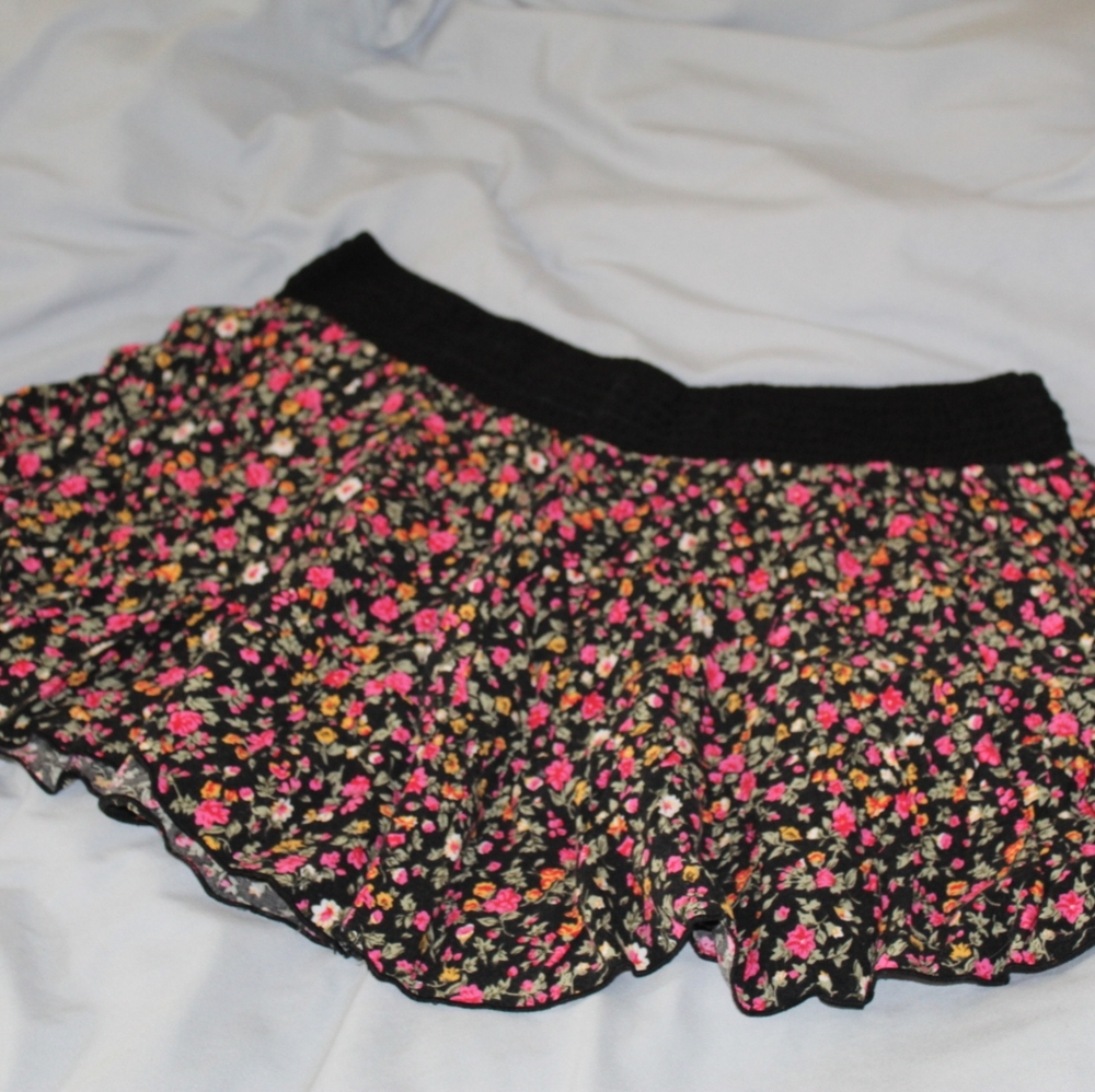 Floral mini skirt